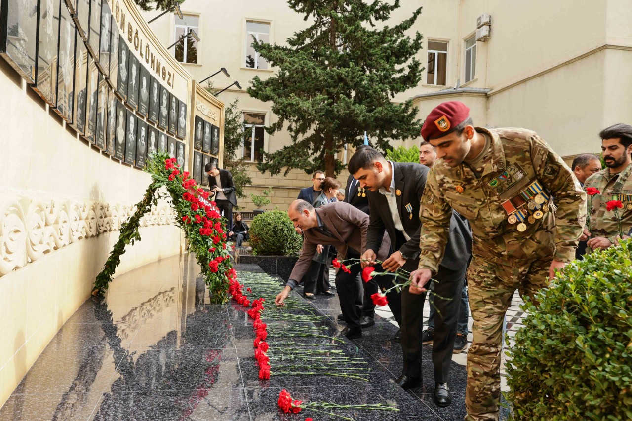UNEC-də Zəfər Gününə həsr olunmuş tədbir keçirilib - FOTOLAR